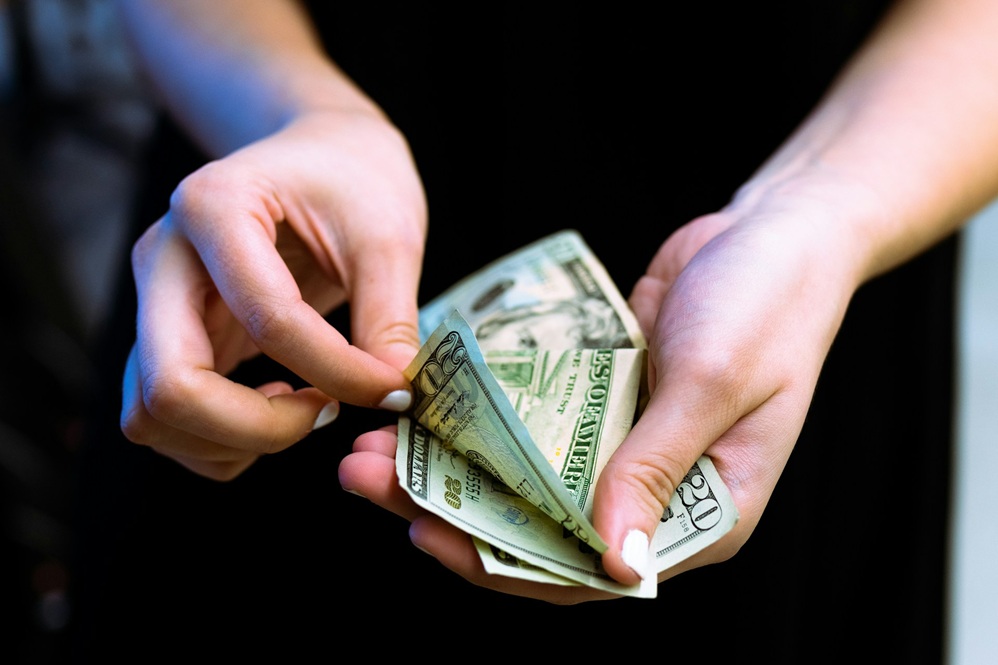 Hard Rock Bet Accidentally Gifts 353 Online Trivia Players $5k Payouts in $1.76 Million Error
