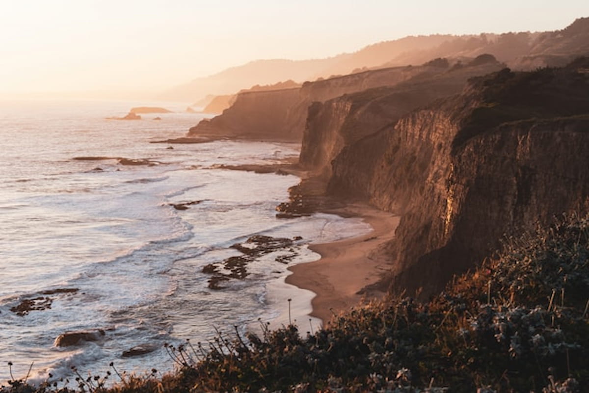 Underdog Fantasy Sues California AG to Stop DFS Ban, Cites Lack of Authority and Tribal Interests